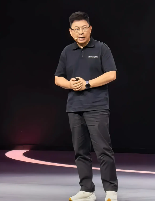 2025年开始，余承东在汽车圈可以横着走了！

尊界覆盖70～200万元的范围，