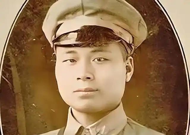 1962年，55岁的邱行湘跟一位纺织女工结婚了，三年后生下了一个儿子，想到自己被