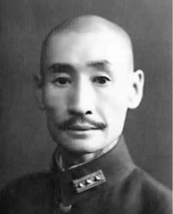 1932年2月，马占山宣布向日本投降，顿时国内上下一片哗然，讨伐声不绝于耳，然而