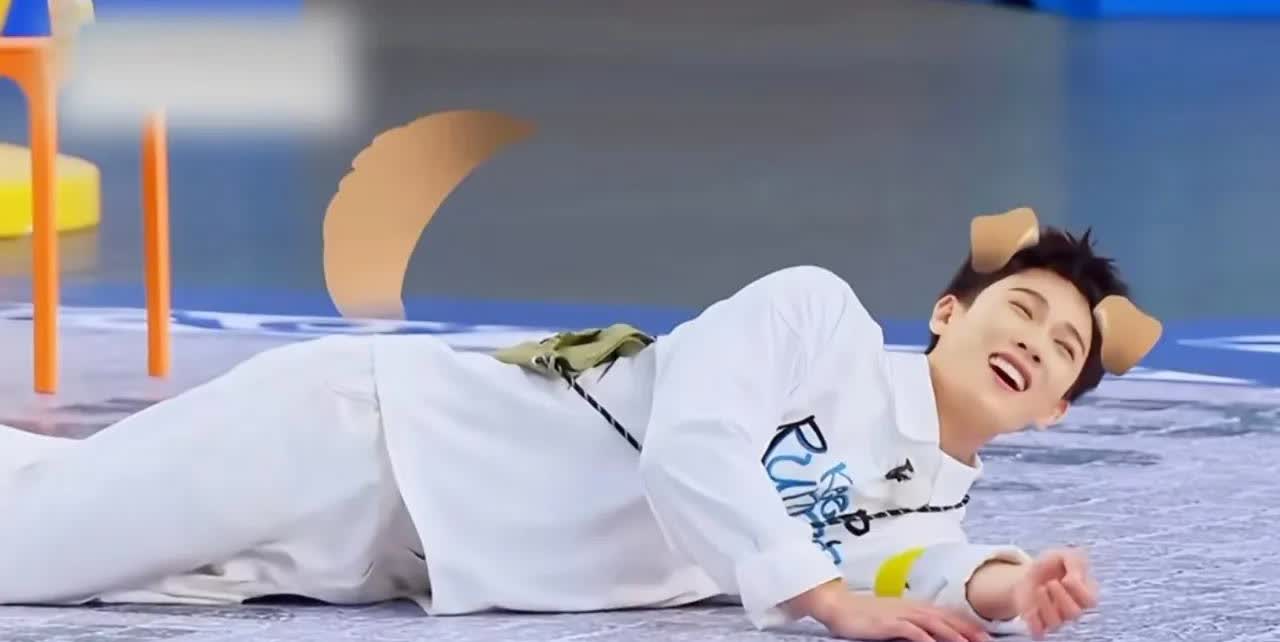 李昀锐，

我真没想到他是这种人，

182的大个子，满身的腱子肉，本以