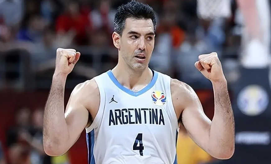 斯科拉到底配不配进入奈斯名人堂？

总得分：8930分。

生涯场均：12分。