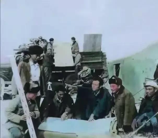 1963年底，焦裕禄向组织申请回山东老家看望老母亲。彼时他已在河南兰考扎根一年多