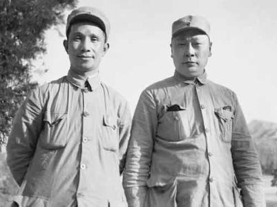 1955年大授衔，刘少奇认为陈毅工作重心已经在地方，不在军队，应该参照邓小平标准