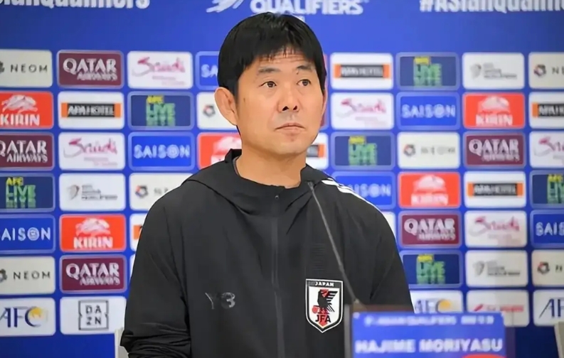日本男足主帅森保一越来越没有绅士风度了，热身赛被墨西哥0-0逼平，赛后森保一面对