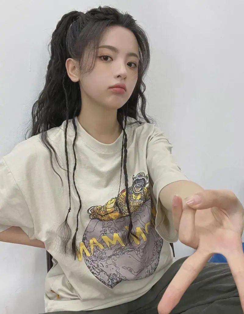 锦鲤杨超越当初那么火，怎么现在突然就逐渐销声匿迹了？