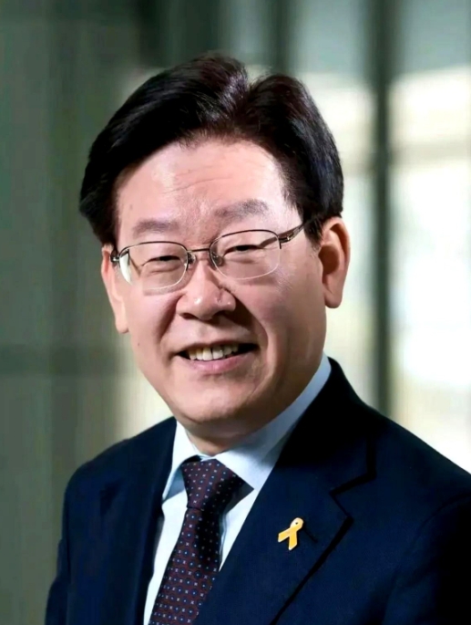 家人们，大新闻！
李在明当选韩国总统啦！
这选举这段时间，可太有看头了，每天打开