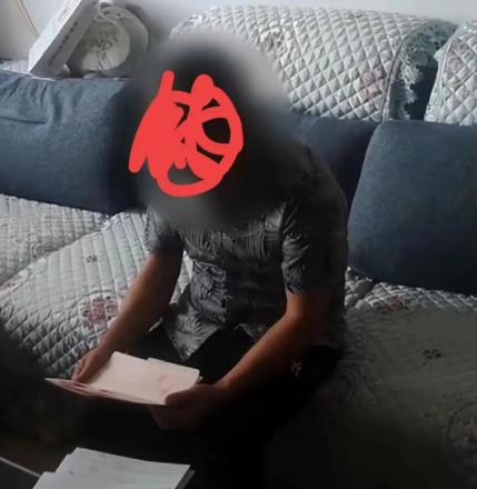 荒唐之人做荒唐之事，青年男女办理结婚登记，竟不知对方姓名。



襄州区某镇上演