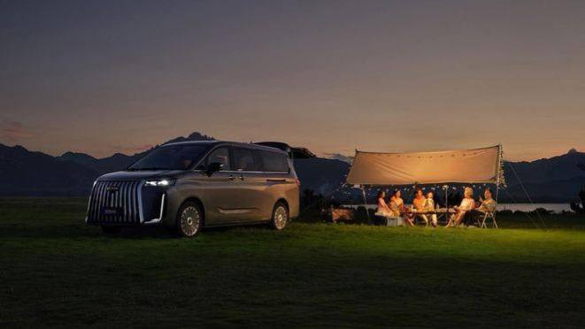 锐胜M8大型MPV正式预售 16.98万起，三排都是商务舱