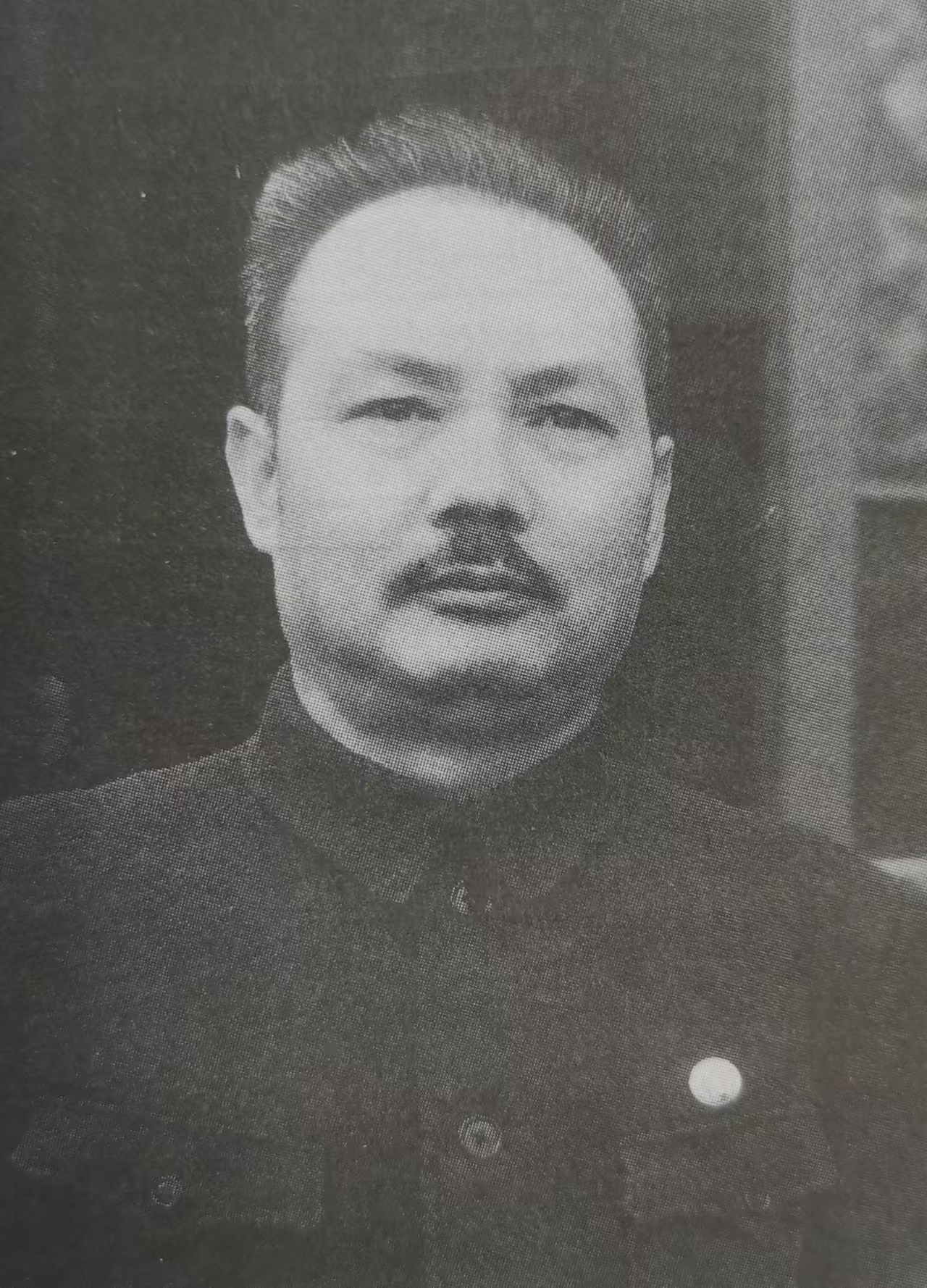 彭德怀和林彪之后，主持军委日常工作并担任国防部长的是叶剑英元帅。这是毛主席亲自选