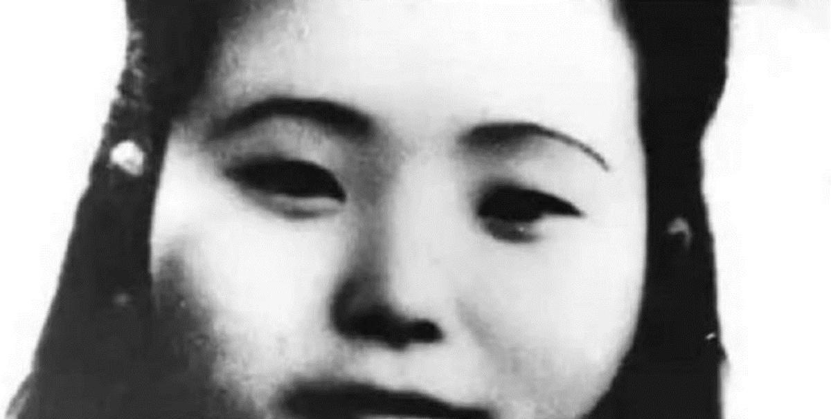 烈士江姐的儿子定居美国，记者问他为何不回国，他怎样回答？
“1998年10月，纽