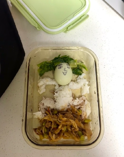 我妈为了不让我带饭已经到不择手段的地步了 ​​​