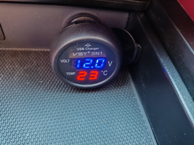 请教各位75plus车主
我车是21款领航，每年电瓶都会亏一次电，一年前用充电器