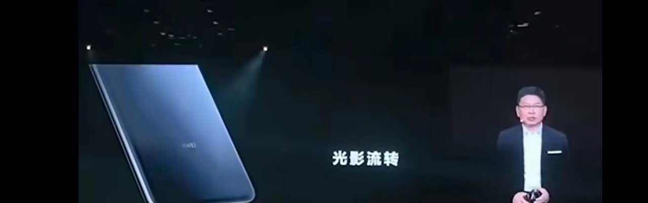 那个说靠抄袭是没有未来的男人，开始抄袭理想的智驾小蓝灯了😂