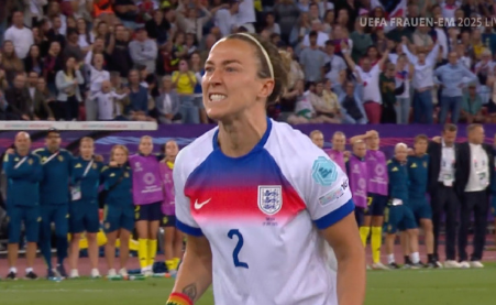 早起的鸟儿赶上了英格兰女足vs瑞典的女足欧洲杯。

看到点球大战，直觉英格兰会赢