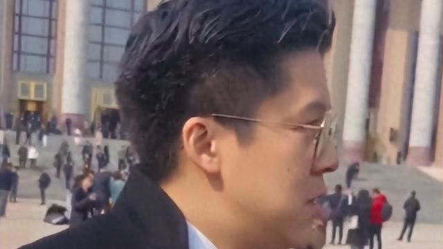 全网恭喜，45岁霍启刚再升职，级别有点高，打响反内卷第一枪