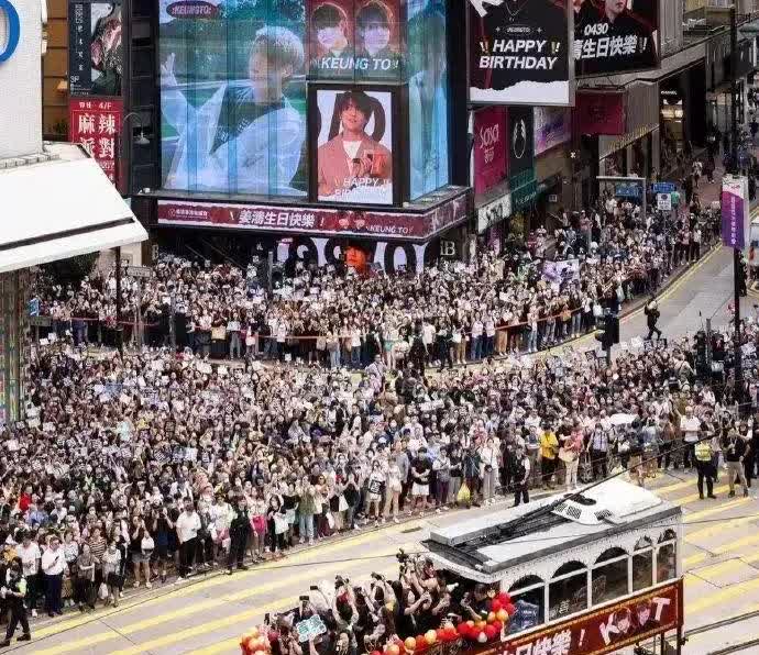 姜涛怎么就成了香港的顶流，同时又只在香港大红大紫？你很难想象，刘德华与姜涛合影，
