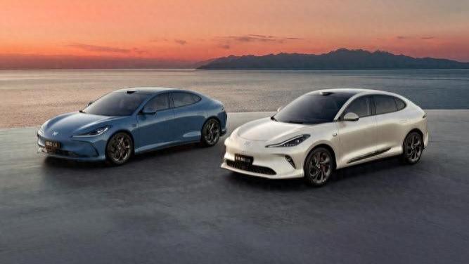 纯电增程双线出击 智己"高配低价"抢市场