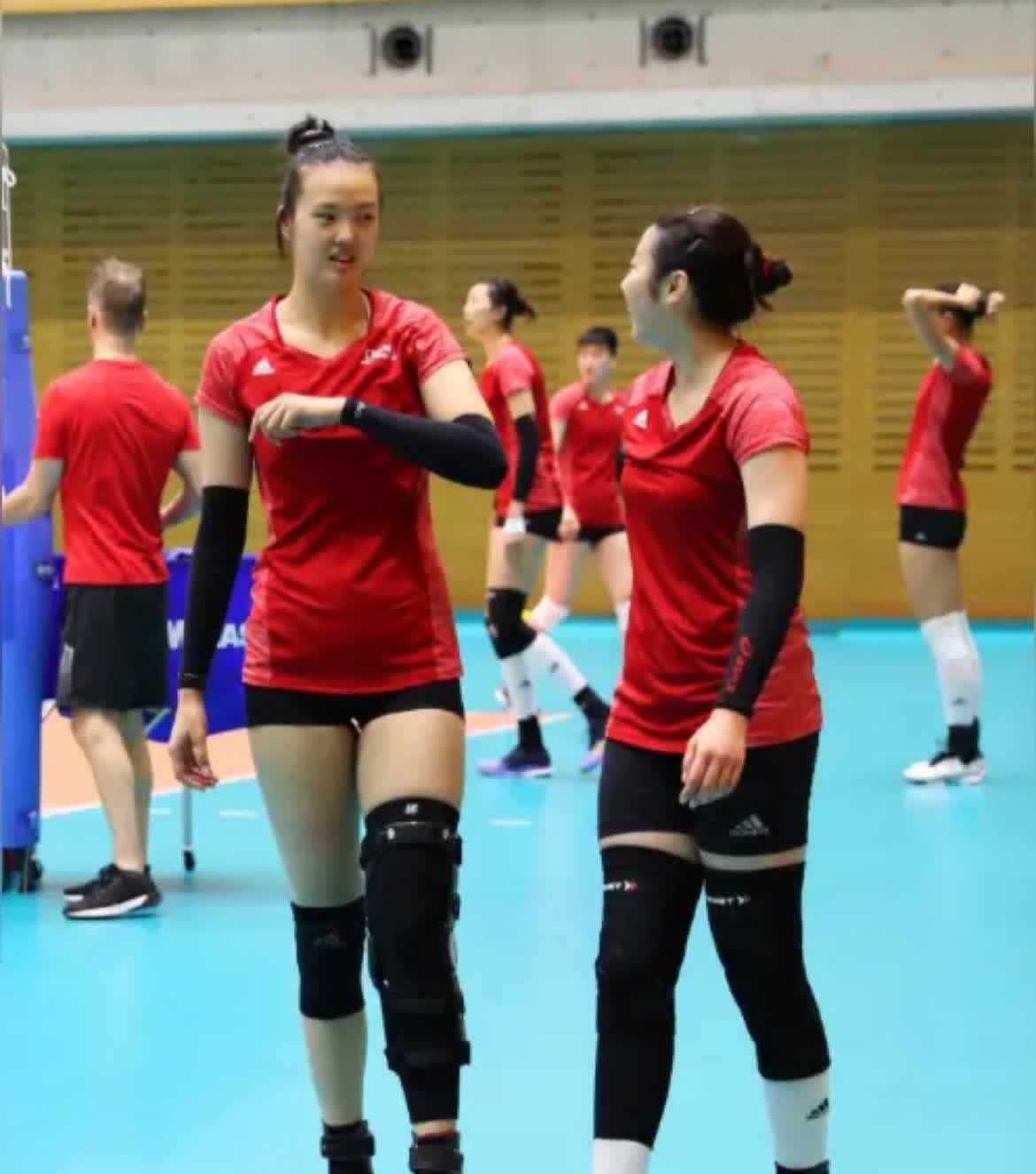 从张一分到李一分。
热爱中国女排的都知道，2018年张常宁受伤很严重，惠若琪退