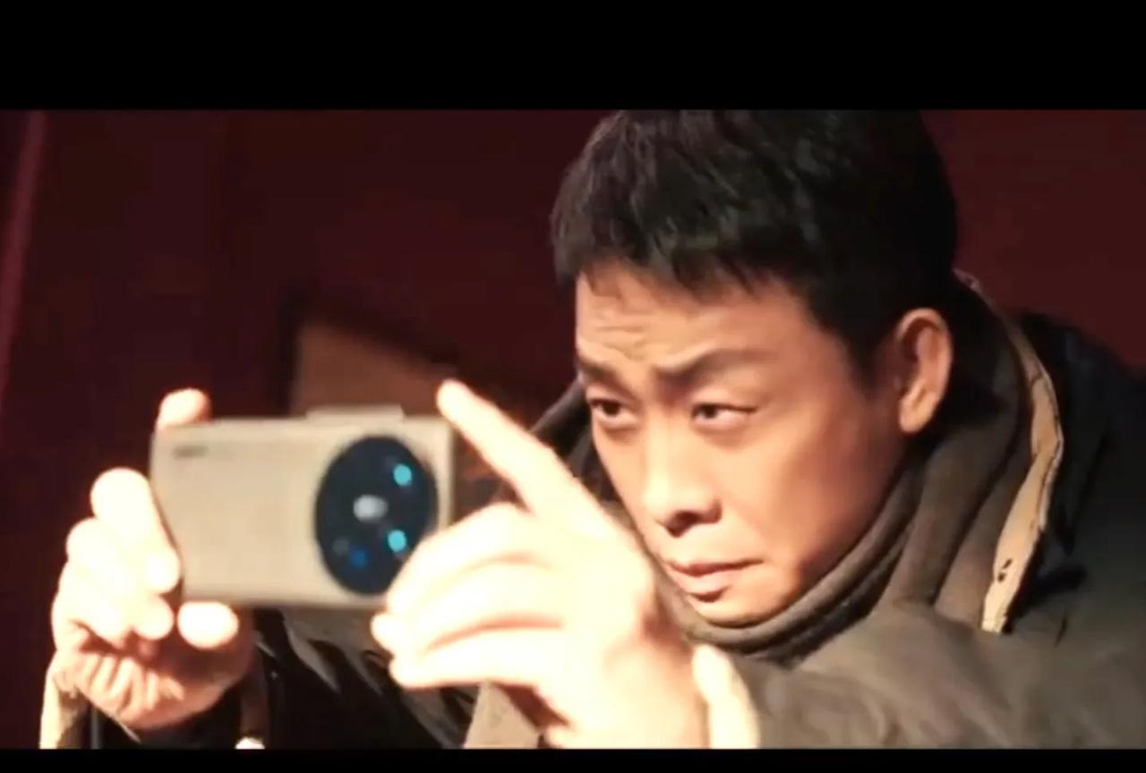 《以法之名》:洪亮发现了乔振兴并非自杀的关键线索，乔振兴遗体被人神秘掉包火化…