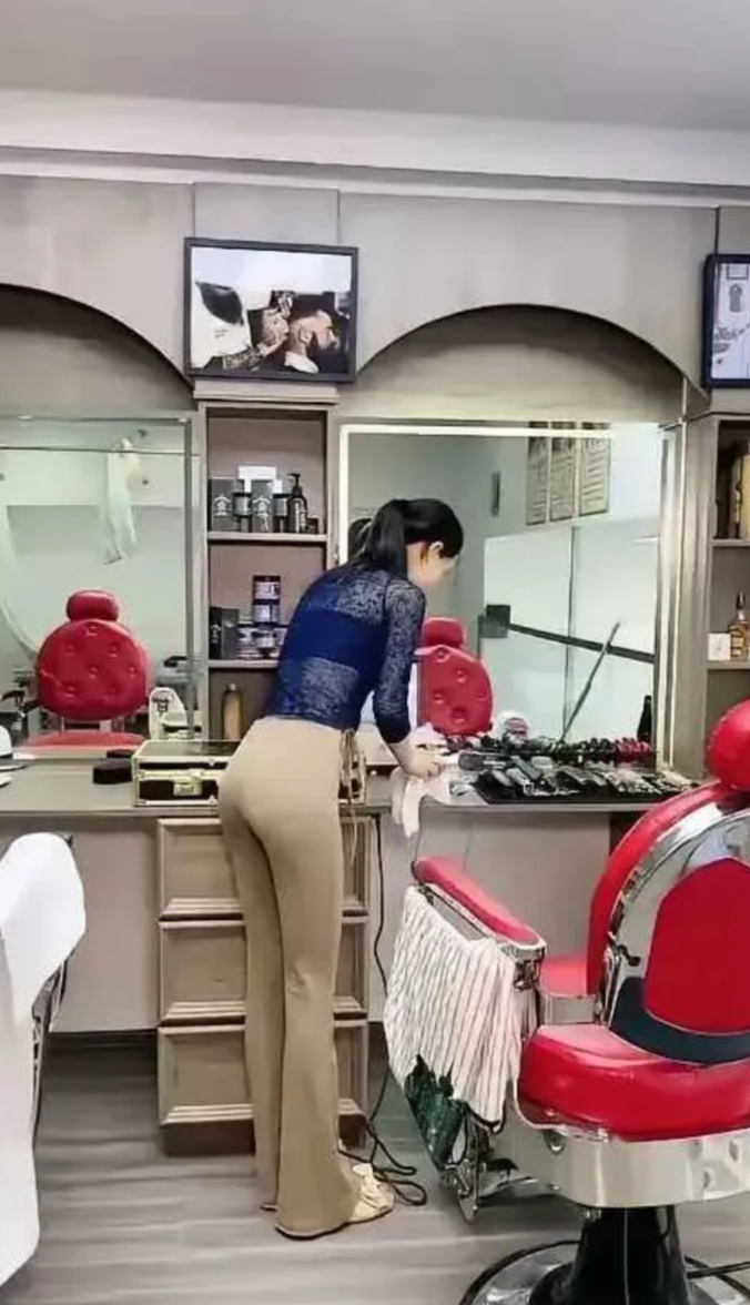 理发店一天可以赚好几百