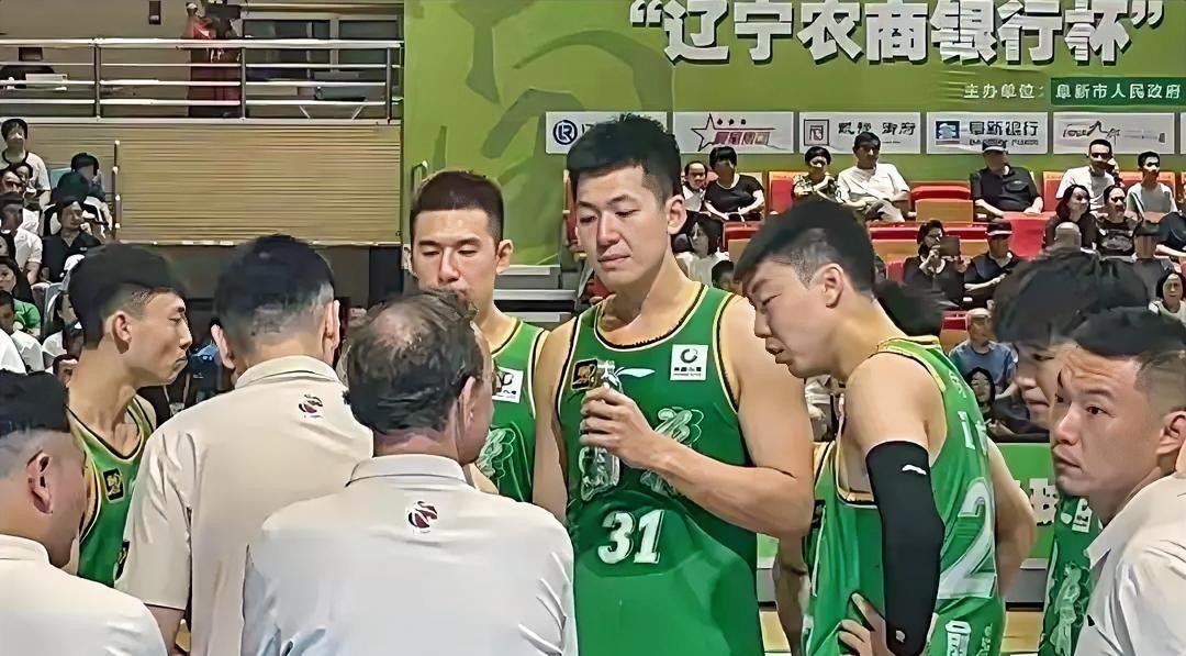 辽篮9月份热身赛时间及对手确定，新加盟球员和小将们的表现值得期待。
辽宁男篮热身