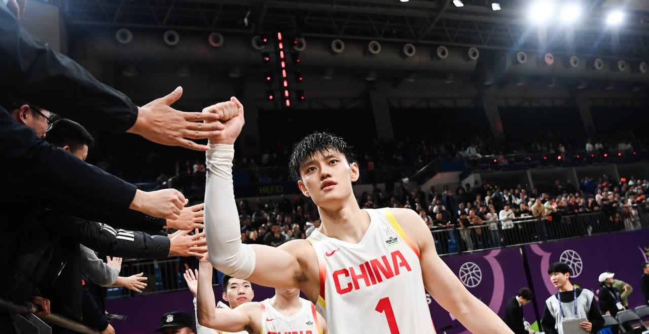 曾凡博年薪大涨！
随着曾凡博将要加入NBA篮网队，其年薪将迎来大涨，整体收入达