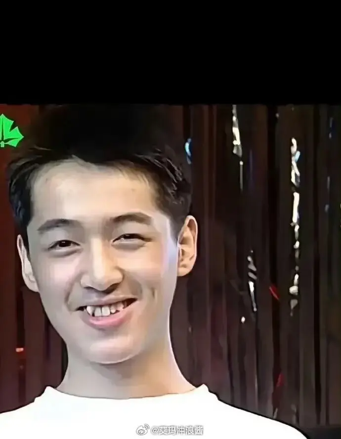 真没想到，胡歌以前这么丑？
不知道是不是真的