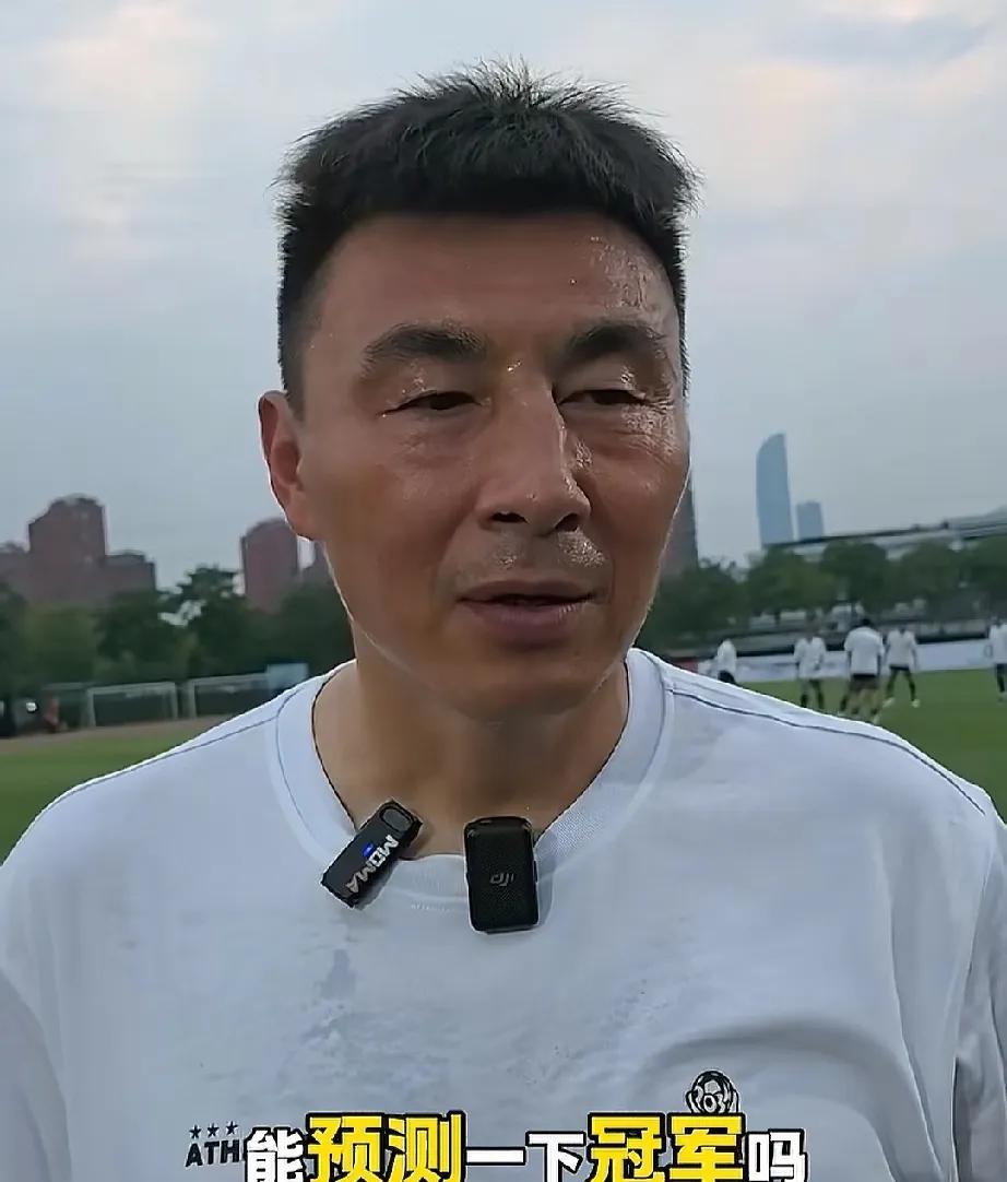 南通夺冠，你们还会这么骂吗
前国脚李玮峰在苏州参加活动时说，苏超太火爆，自己也有