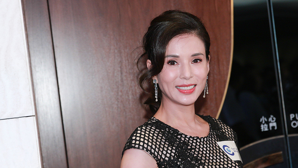 李若彤三轮车化身移动秀场