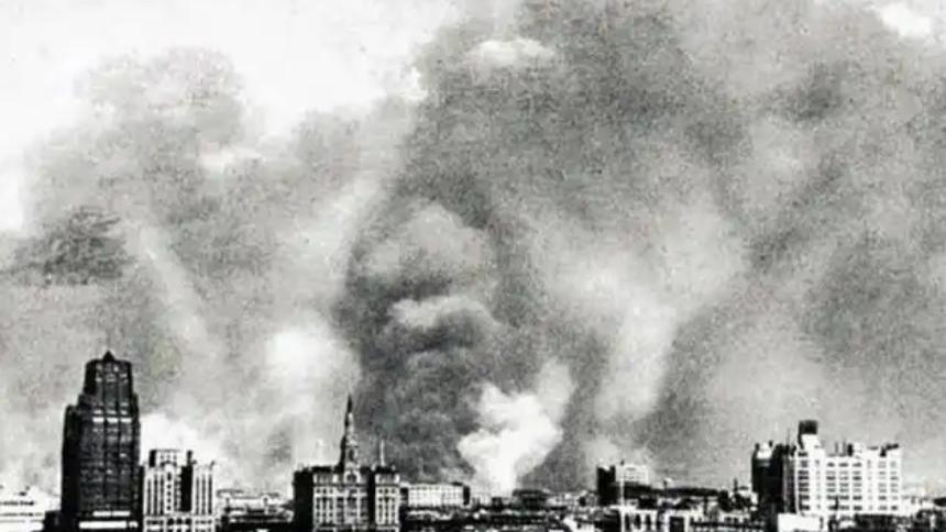 日寇为继续蚕食中国制造一・二八事变却遭装备落后的我军迎头痛击