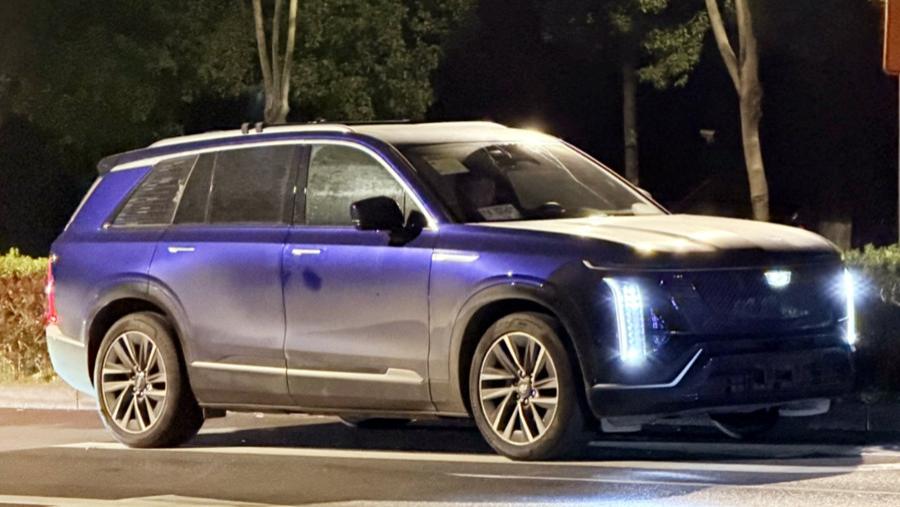 纯电“小凯雷德”？凯迪拉克VISTIQ国产现身，尺寸比IQ锐歌大一圈