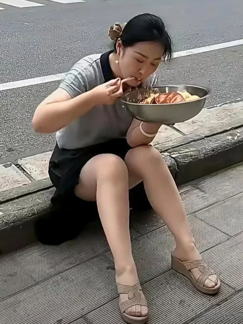 这样的媳妇现在不好找了。