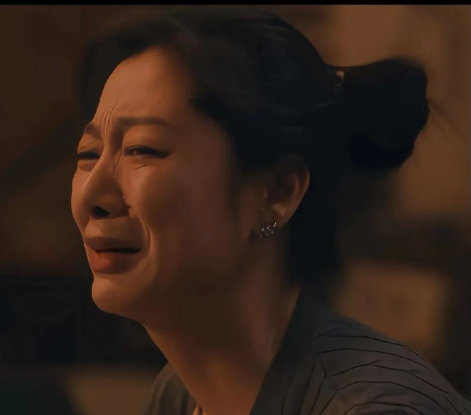 大家有没有发现，在《我的后半生》这部剧里，沈青这对兄妹有点愚孝啊！
一边他们舍不