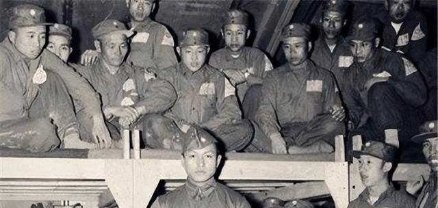 1952年，志愿军战士张文荣被美军俘虏后叛变，接受完改造后，他奉命打入志愿军内部