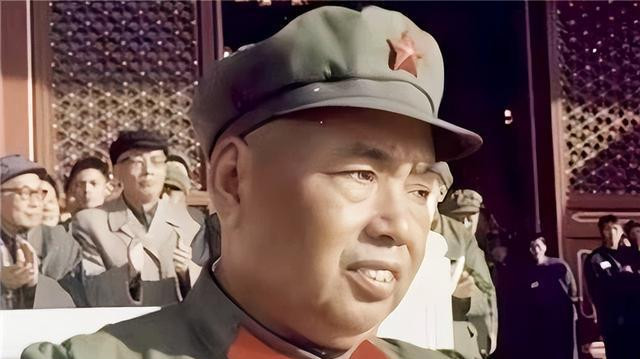 1980年11月，华国锋被批评，许世友仗义发言：华主席从不虚与委蛇