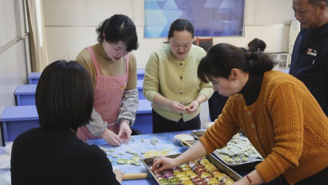 信阳市羊山新区第十一小学：冬至暖童心 陪伴暖校园