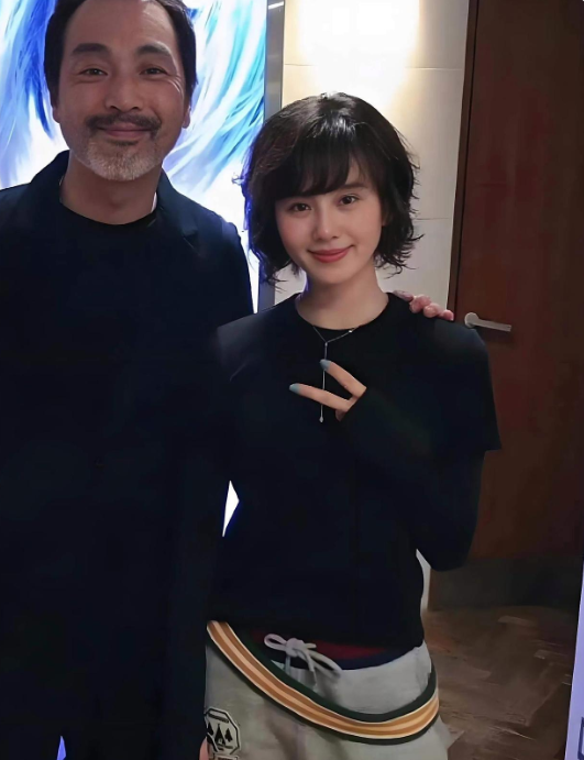 果然脸长得好看，发型什么都根本就不重要。


