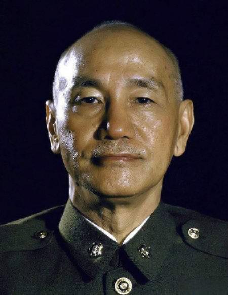 【国民党败退前，蒋介石从大陆带了多少黄金白银到台湾？】
1949年初，经过辽沈、