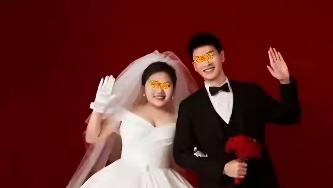 婚房也买了，婚姻也如期办了，婚车也上了，20万元的彩礼也给了，难道就差这2万块的