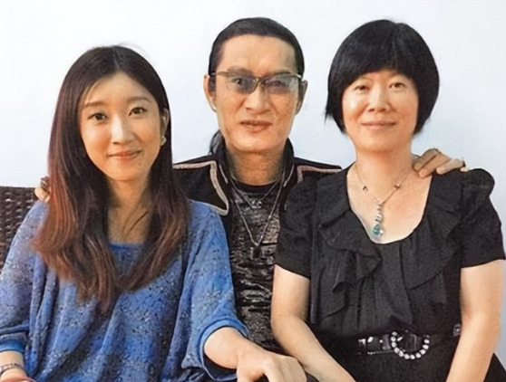 黄安六十岁举家迁大陆











不敢相信！黄安居然在六十大寿这天，把