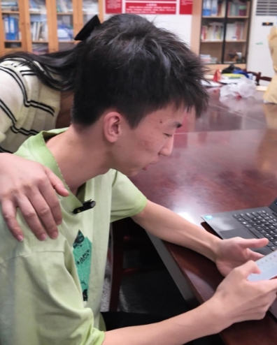 “这不就是天选之子吗！”长沙，男生高考669分母亲却泪流不止！原来，他因生病休学
