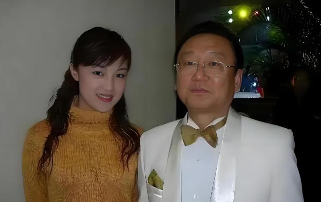 我是蒋大为的情人，他欠我90万不还，有欠条当证据！2004年，一女子自称是蒋大为