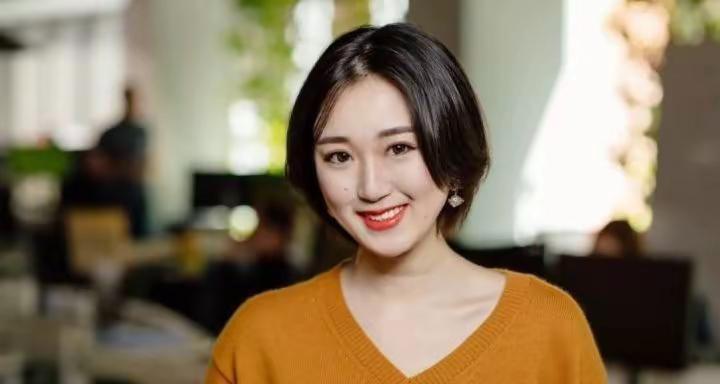 近日，一个35岁的华裔金融女，悄悄干成了新西兰女首富！这在史上是头一回。
据20