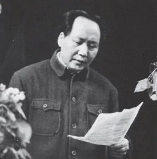 他对革命有功也有过，建国后当市委书记不满足，伸手向毛主席要官
“戴季英同志又闹情