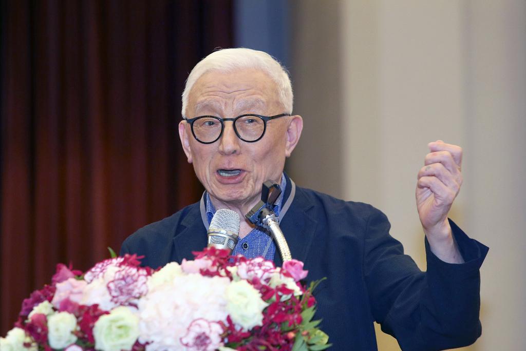 国民党立委翁晓玲日前指，联电创办人曹兴诚和已故台湾清华前校长沈君山下围棋，称输1