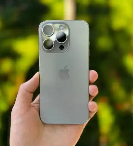 为什么我国不抵制使用苹果手机呢？其实说白了，想爱国可以，但不能闭关锁国吧！
在科