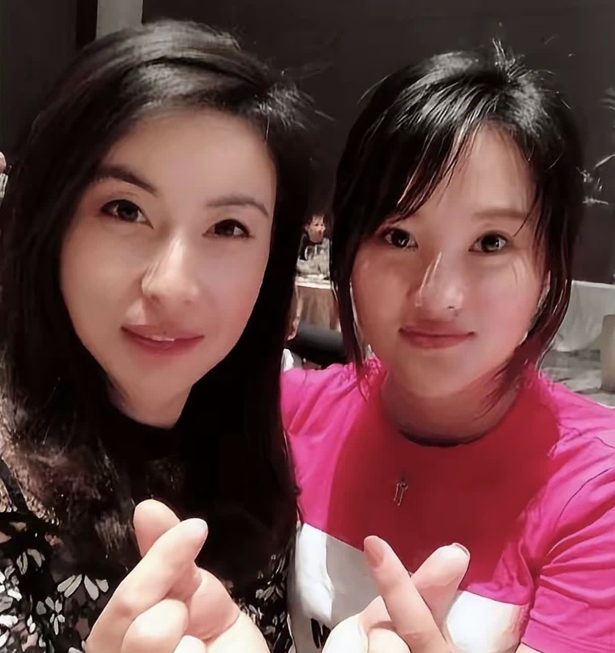 郭晶晶帮陈若琳介绍个对象应该不难吧？要知道，今年陈若琳已经33岁，年纪真的不小了
