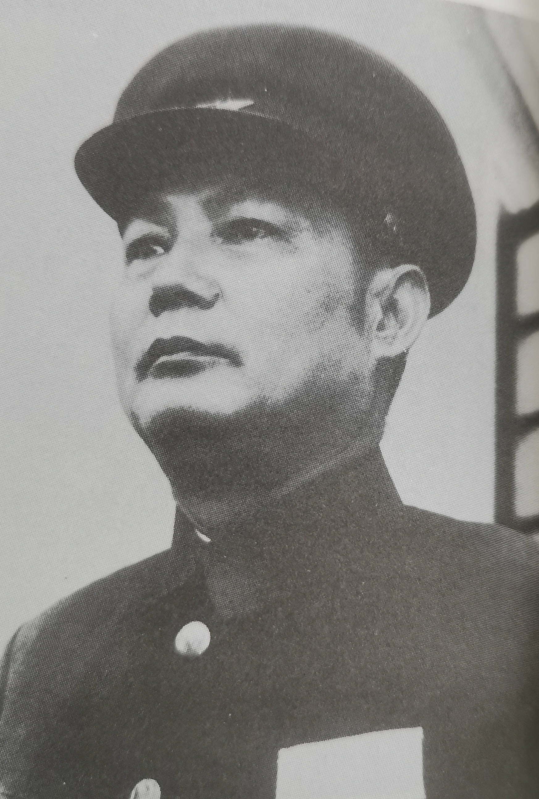 1950年初，叶剑英向中央报告了陈光的情况。陈光是中央红军的老将，曾任东北民主联