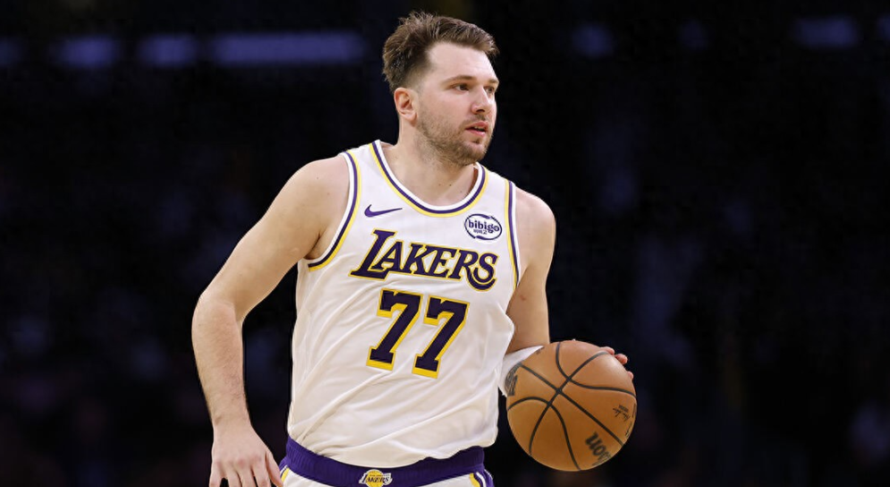 洛杉矶湖人的当家球星卢卡-东契奇为迎接孩子出生返回家乡斯洛文尼亚，由此连续缺席球