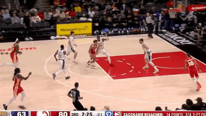 华莱士接球追身三分再中，老鹰领先20分打停湖人